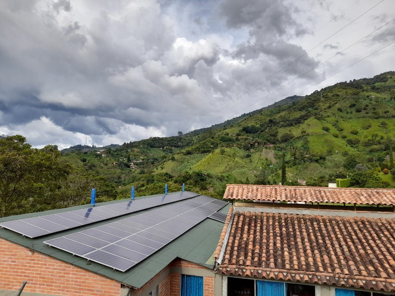  Habitantes de calle se beneficiarán de paneles solares en Medellin