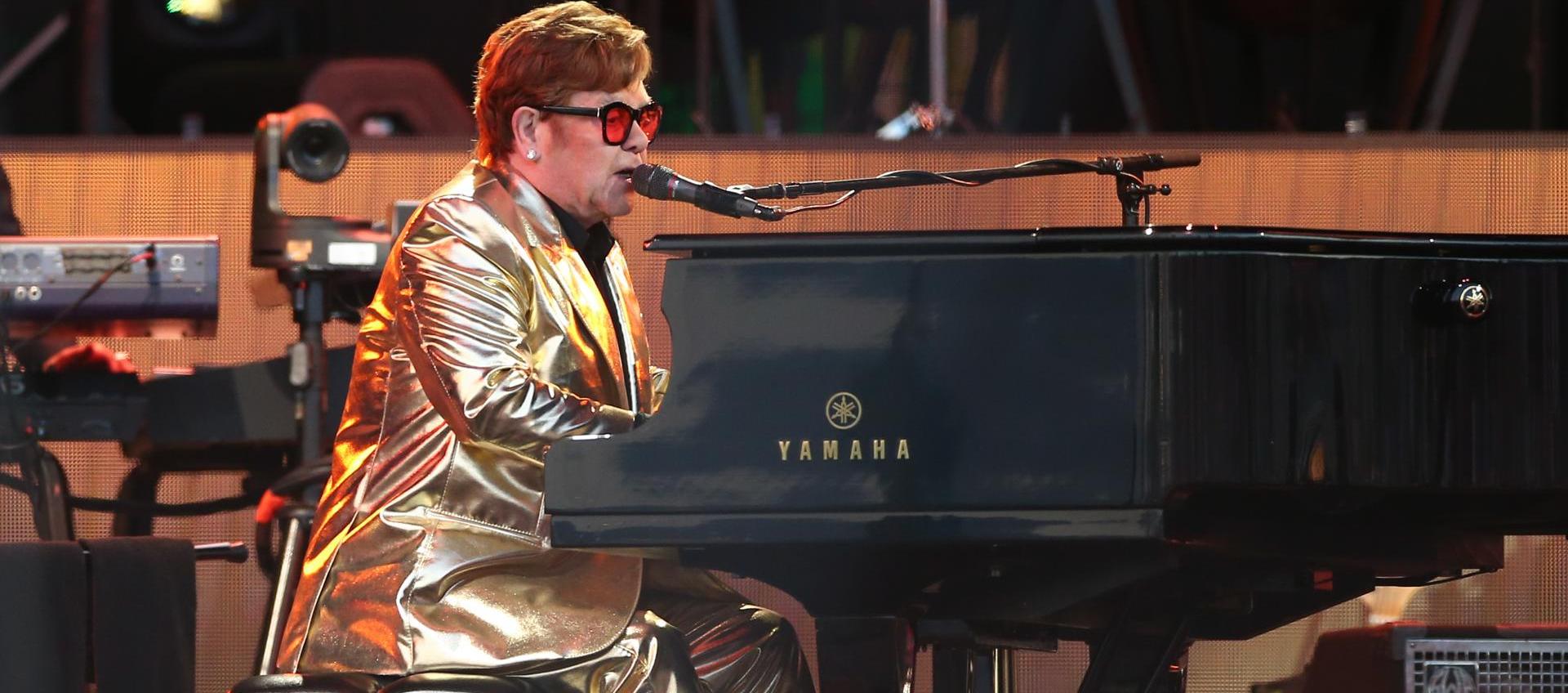  Elton John dice adiós