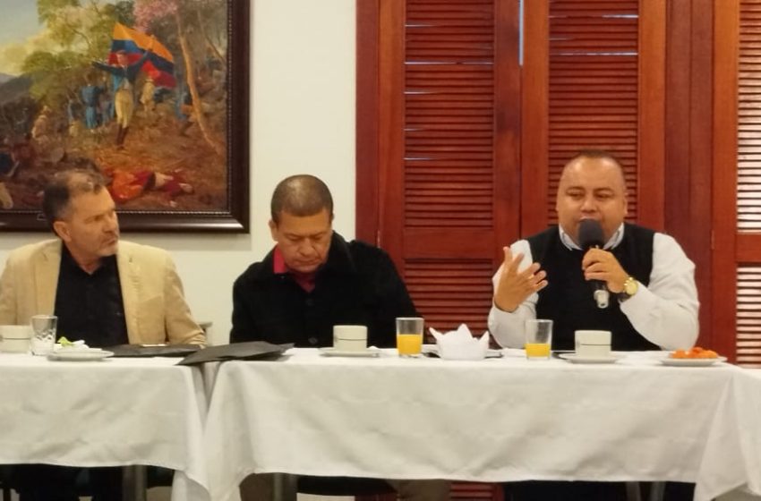  La Academia Antioqueña de Historia realizó un desayuno especial en homenaje a los periodistas