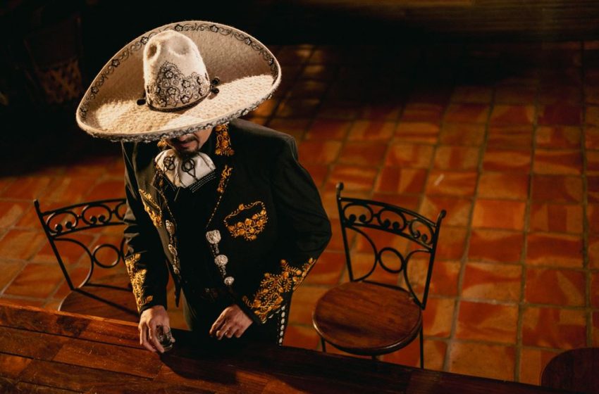  PEPE AGUILAR PRESENTA “AQUÍ SIGO”